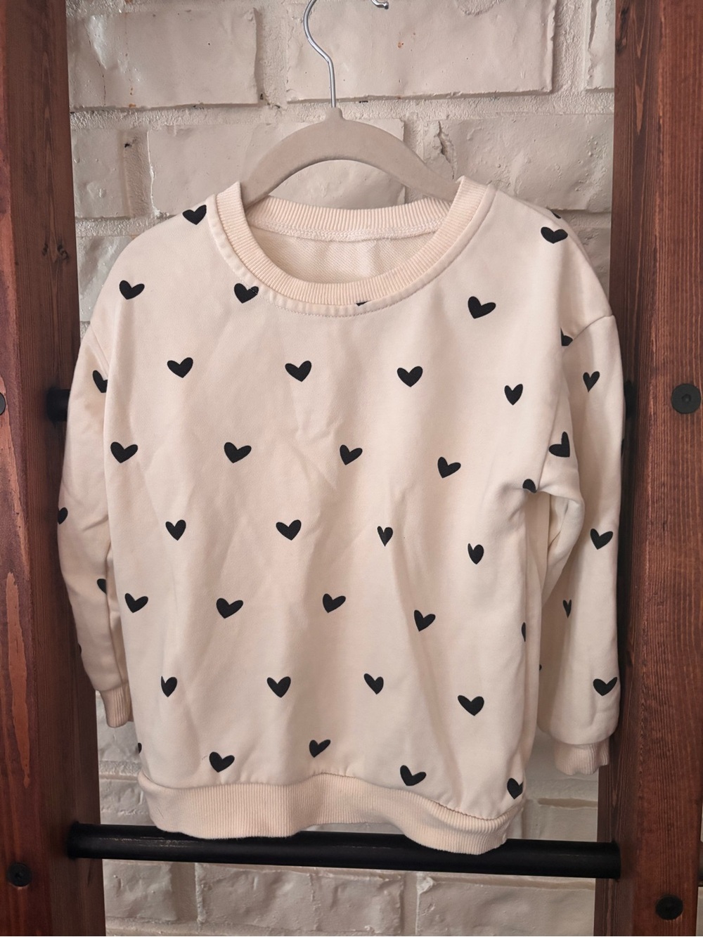 🌻 3/$25🌻 Cream Kids Heart-Print Sweatshirt